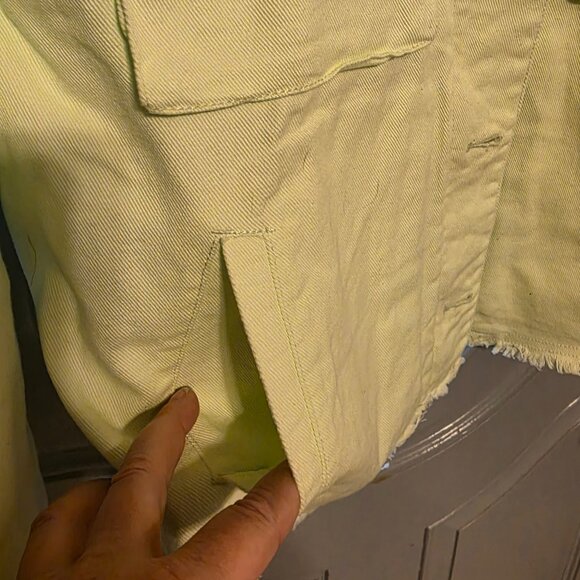 BNWT Levi's Lime Green Lightweight Jean Jacket w Fringed Bottom - Picture 7 of 10